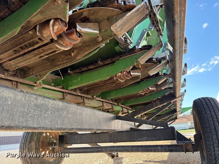 image for item EU5018 2017 John Deere 612C corn head