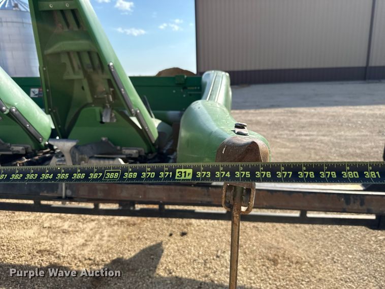 image for item EU5018 2017 John Deere 612C corn head