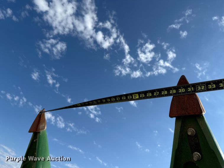 image for item EU5018 2017 John Deere 612C corn head