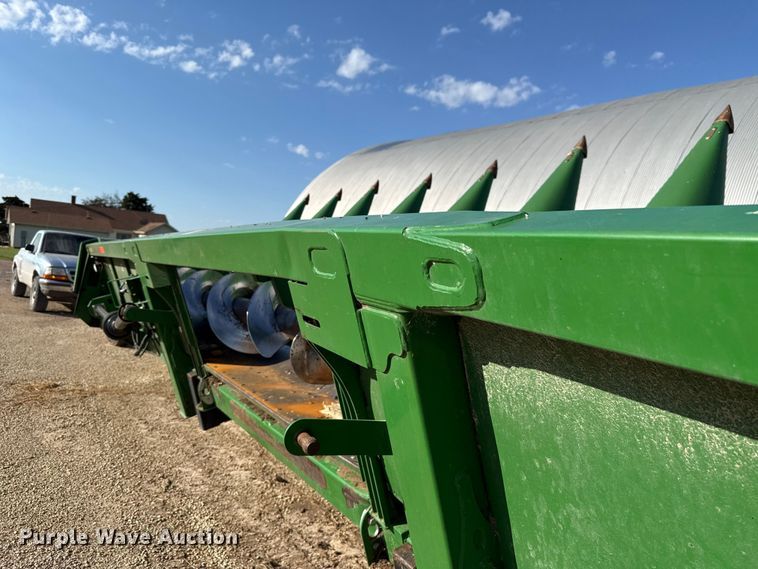 image for item EU5018 2017 John Deere 612C corn head