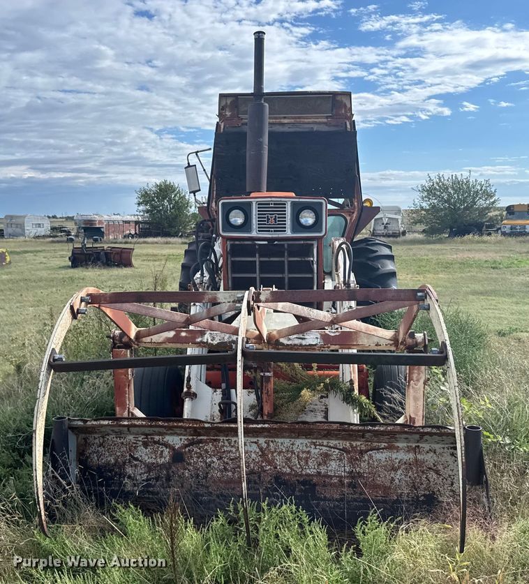 image for item EU6005 1975 International F 766 tractor