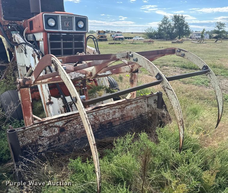 image for item EU6005 1975 International F 766 tractor