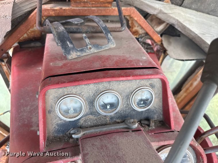 image for item EU6005 1975 International F 766 tractor