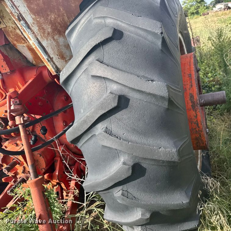 image for item EU6005 1975 International F 766 tractor