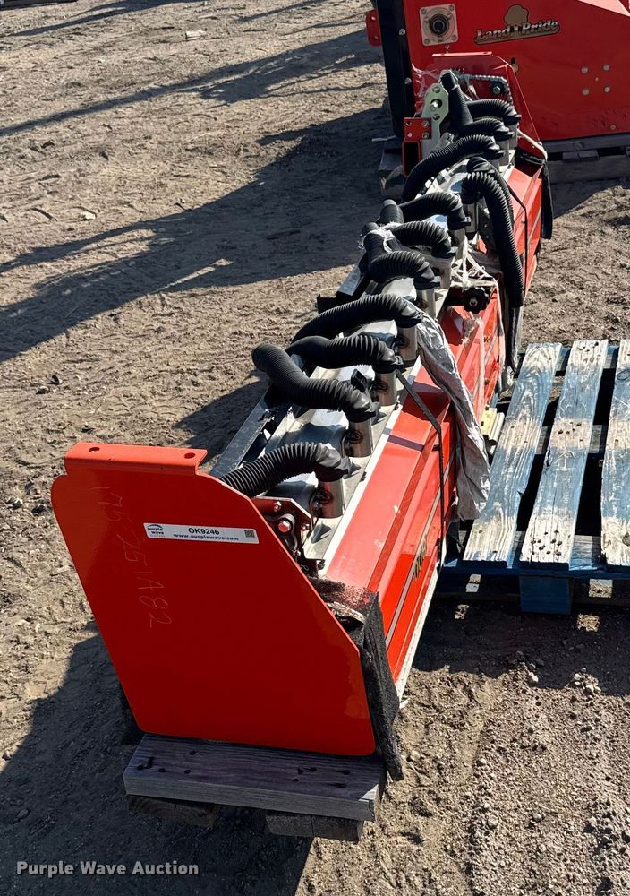 image for item EU6063 Land Pride 800 fertilizer box