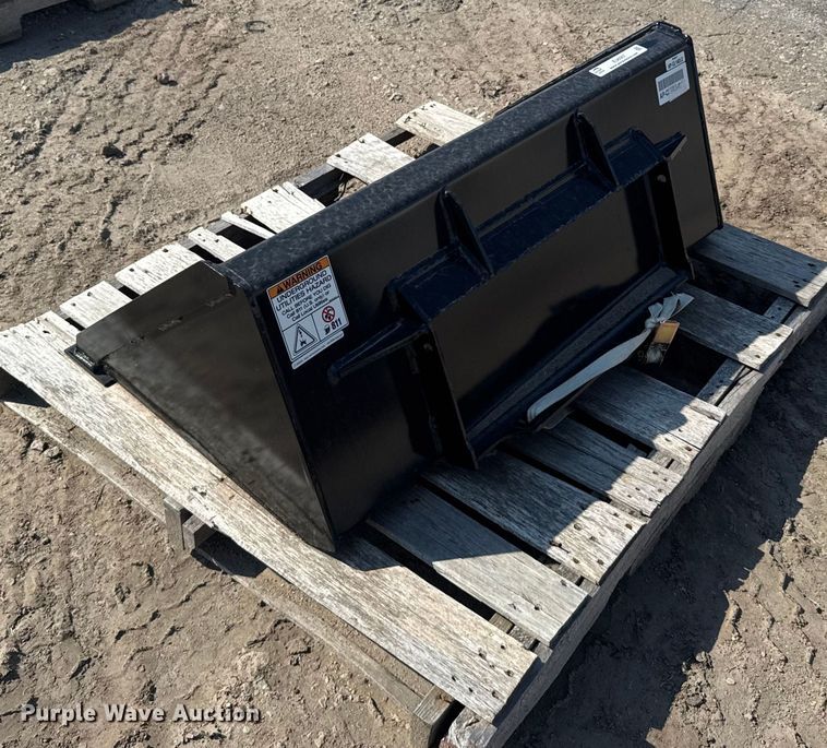 image for item EU6067 Kubota AP-CL142LC compact utility loader bucket