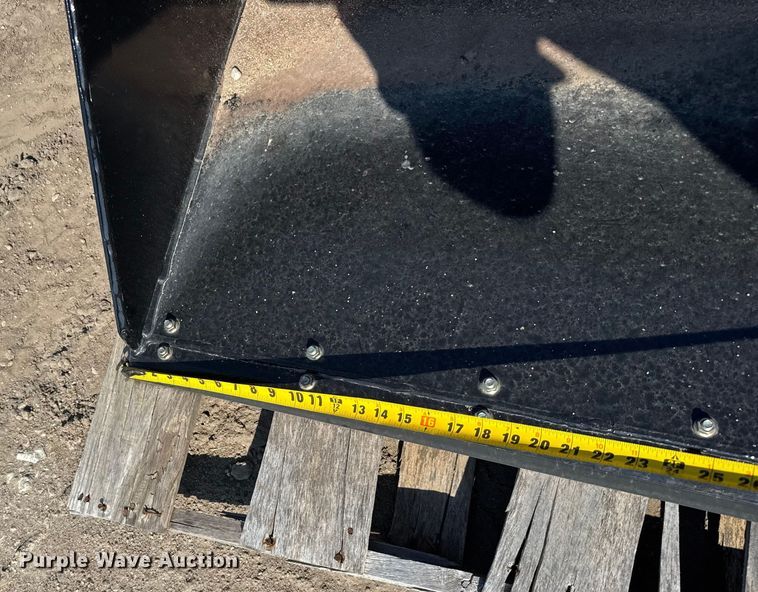 image for item EU6067 Kubota AP-CL142LC compact utility loader bucket