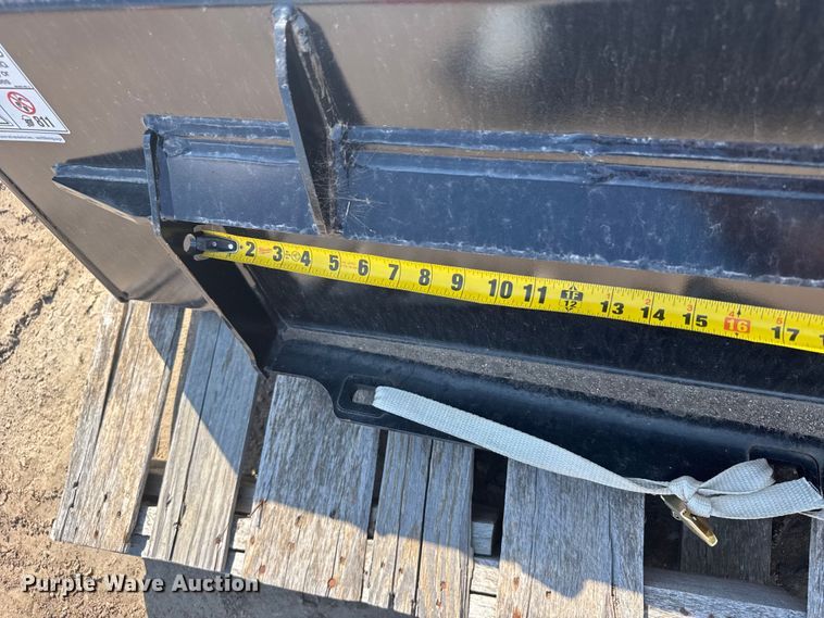 image for item EU6067 Kubota AP-CL142LC compact utility loader bucket