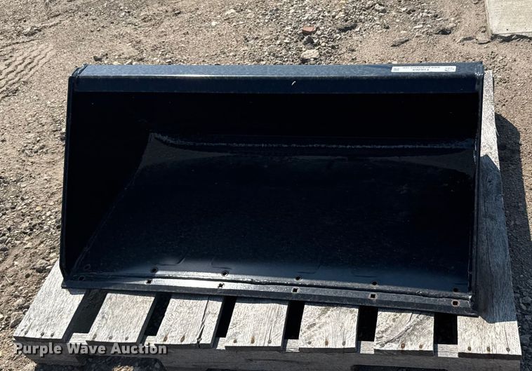 image for item EU6069 Kubota AP-CL142LC compact utility loader bucket