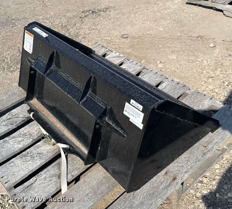 image for item EU6069 Kubota AP-CL142LC compact utility loader bucket