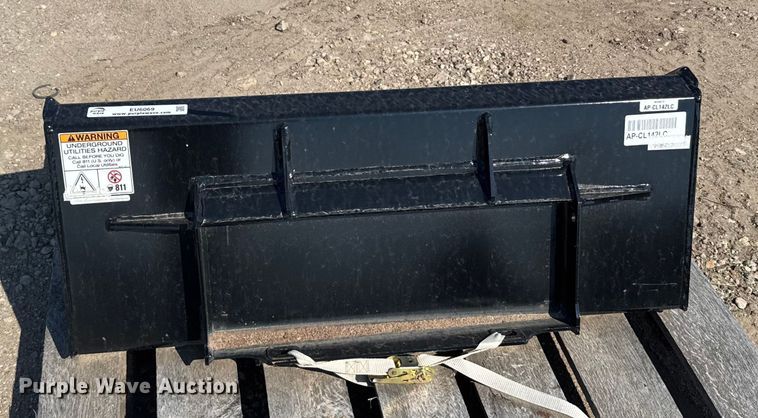 image for item EU6069 Kubota AP-CL142LC compact utility loader bucket