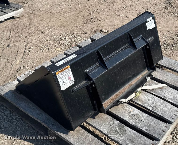 image for item EU6069 Kubota AP-CL142LC compact utility loader bucket