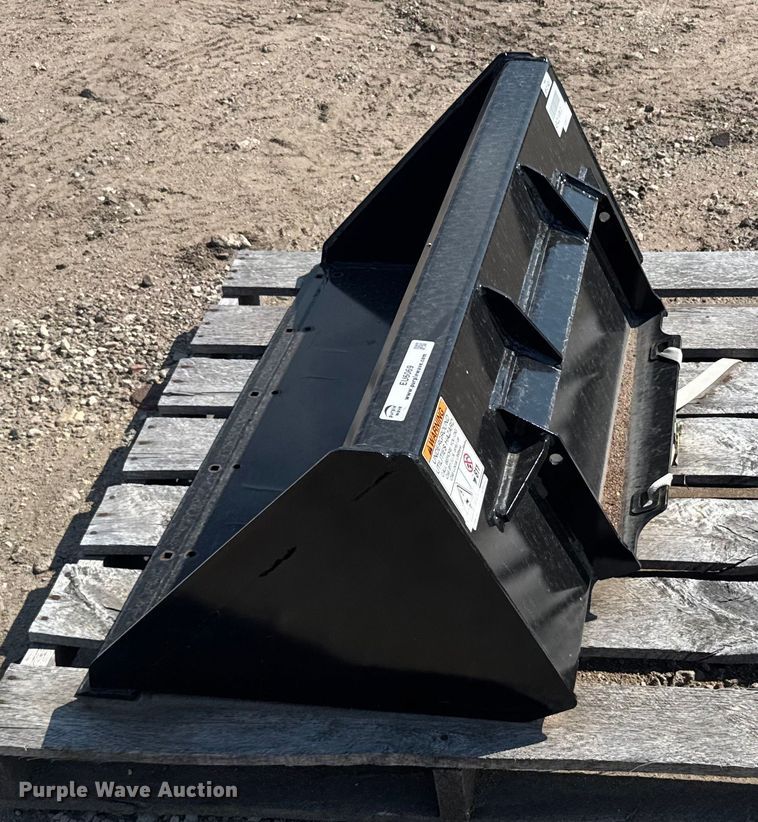 image for item EU6069 Kubota AP-CL142LC compact utility loader bucket