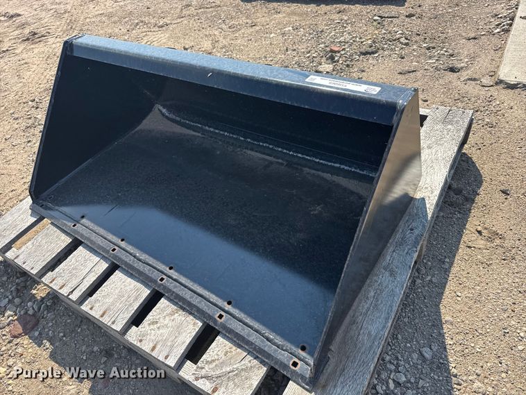 image for item EU6069 Kubota AP-CL142LC compact utility loader bucket