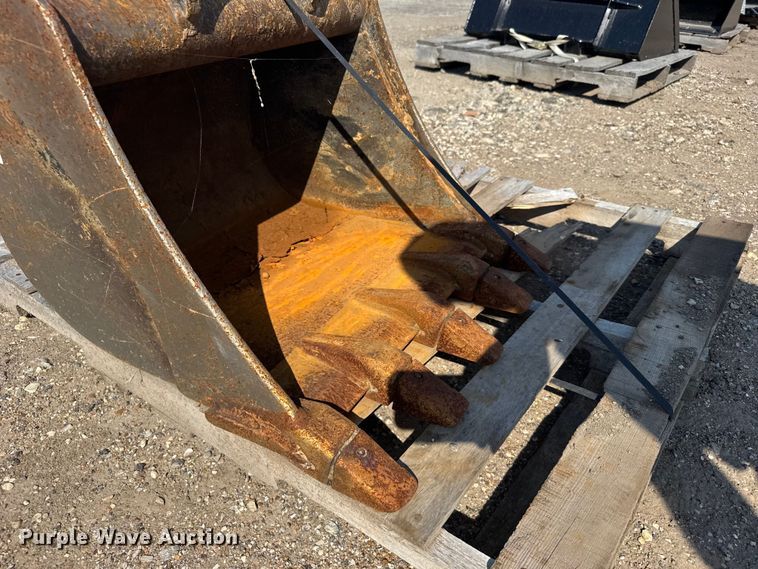 image for item EU6070 backhoe bucket