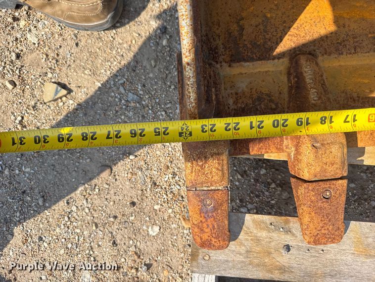 image for item EU6070 backhoe bucket