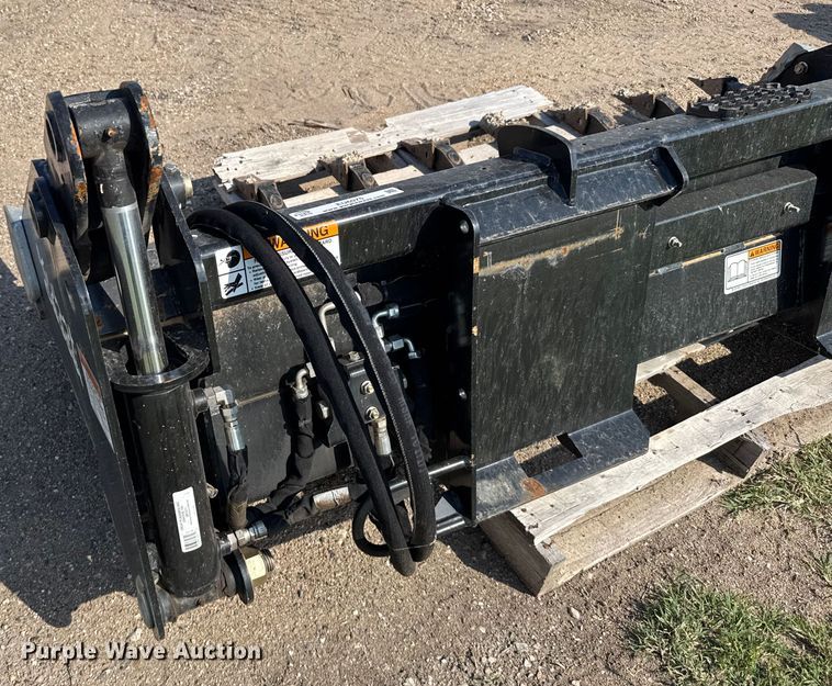 image for item EU6075 Kubota CB3580 skid steer four-in-one bucket