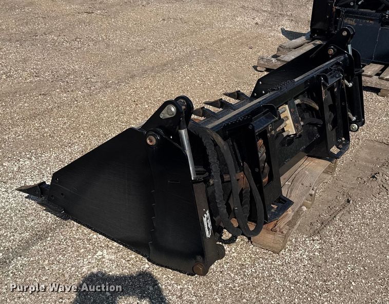 image for item EU6078 Land Pride CB2580 skid steer four-in-one bucket