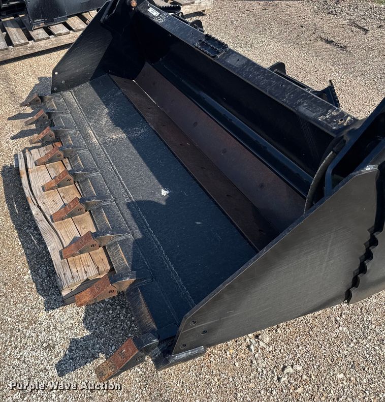 image for item EU6078 Land Pride CB2580 skid steer four-in-one bucket