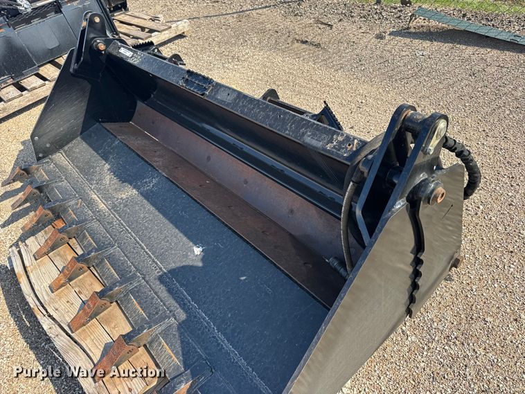 image for item EU6078 Land Pride CB2580 skid steer four-in-one bucket