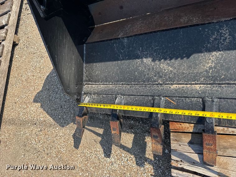 image for item EU6078 Land Pride CB2580 skid steer four-in-one bucket