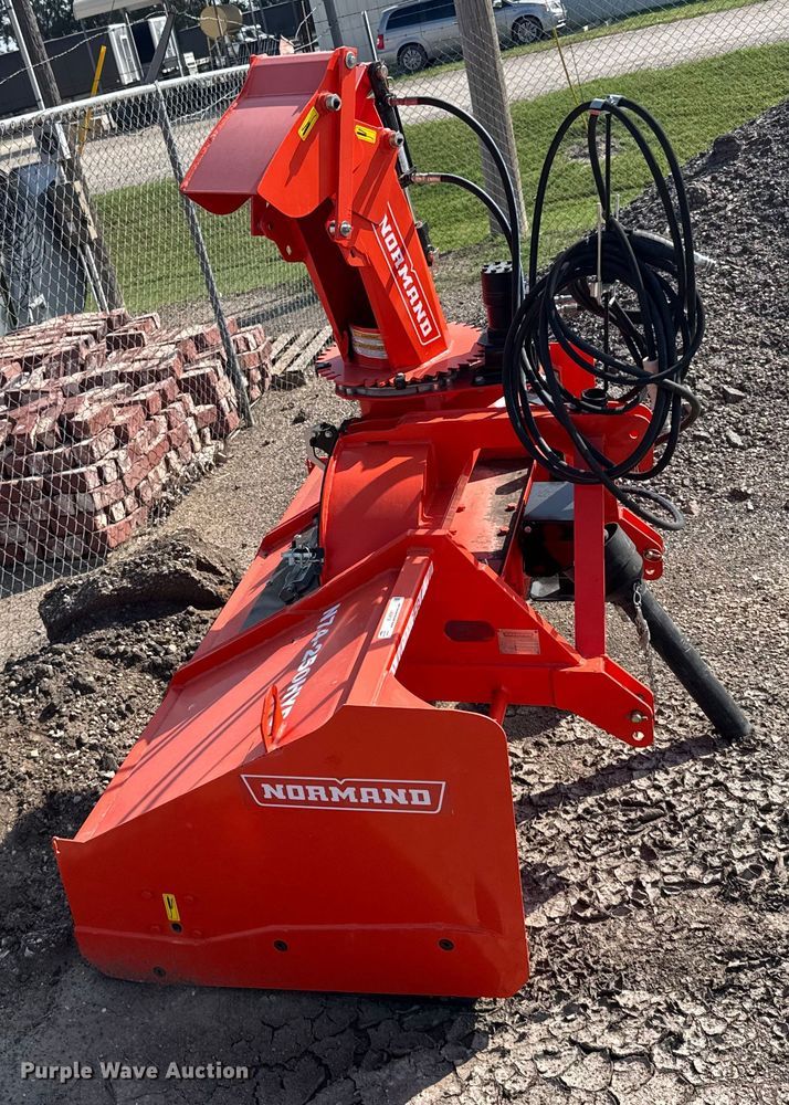 image for item EU6081 Normand N74-250HYB snowblower