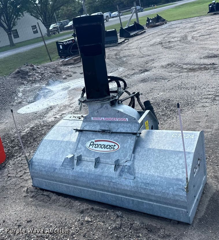 image for item EU6082 Pronovost C7224 snowblower