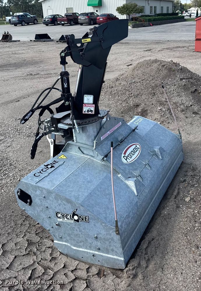 image for item EU6082 Pronovost C7224 snowblower