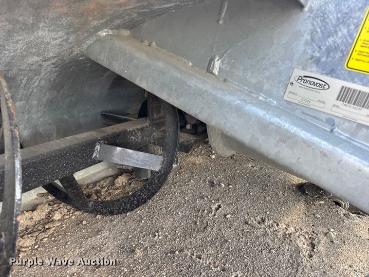 image for item EU6082 Pronovost C7224 snowblower