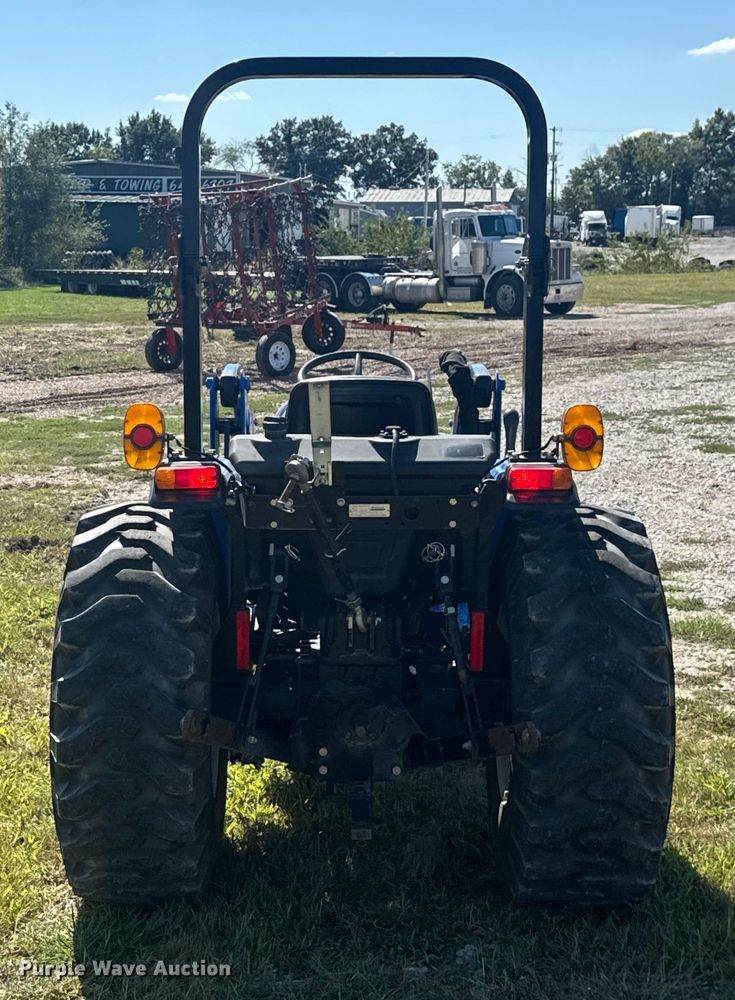 image for item EV1952 2017 New Holland Workmaster 35 MFWD tractor