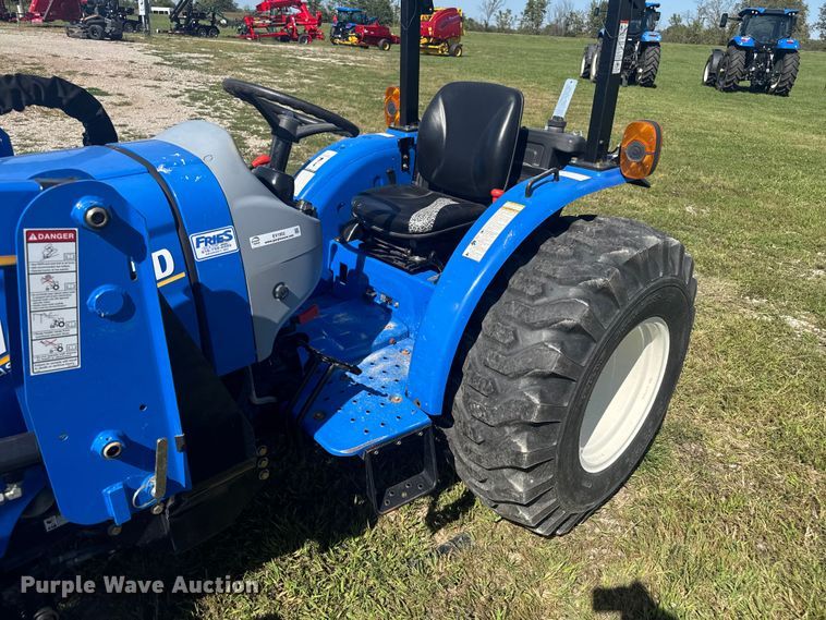 image for item EV1952 2017 New Holland Workmaster 35 MFWD tractor