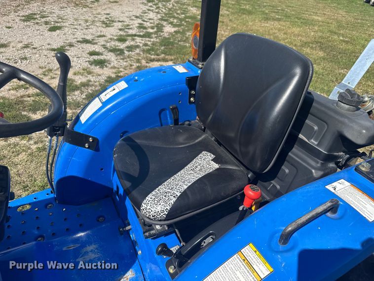 image for item EV1952 2017 New Holland Workmaster 35 MFWD tractor
