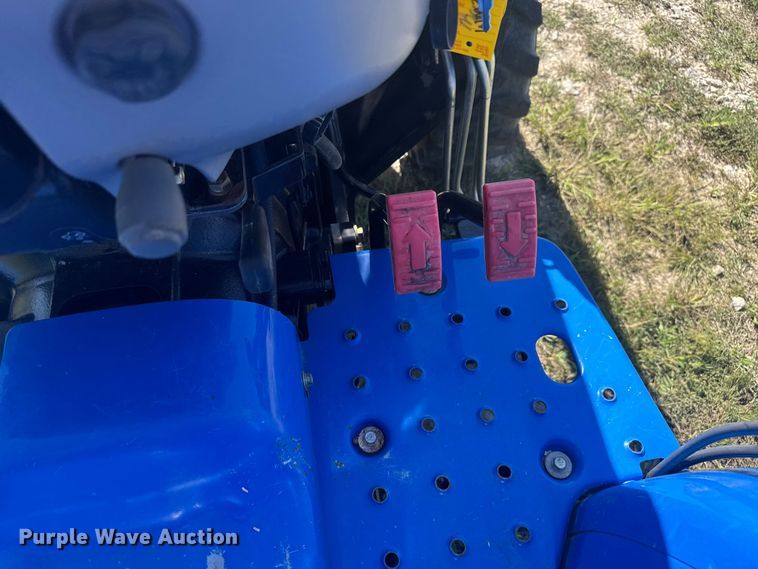 image for item EV1952 2017 New Holland Workmaster 35 MFWD tractor