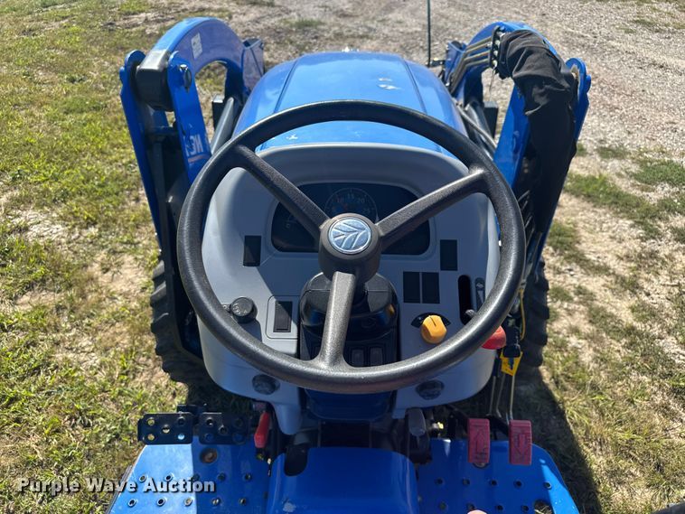 image for item EV1952 2017 New Holland Workmaster 35 MFWD tractor