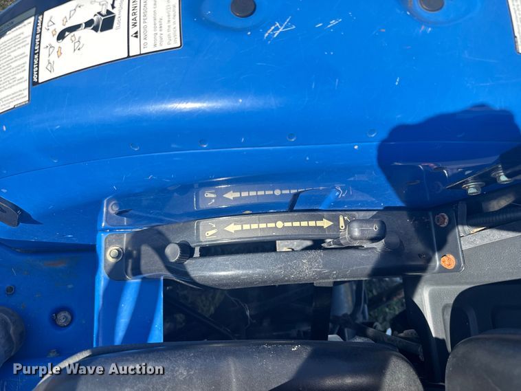 image for item EV1952 2017 New Holland Workmaster 35 MFWD tractor