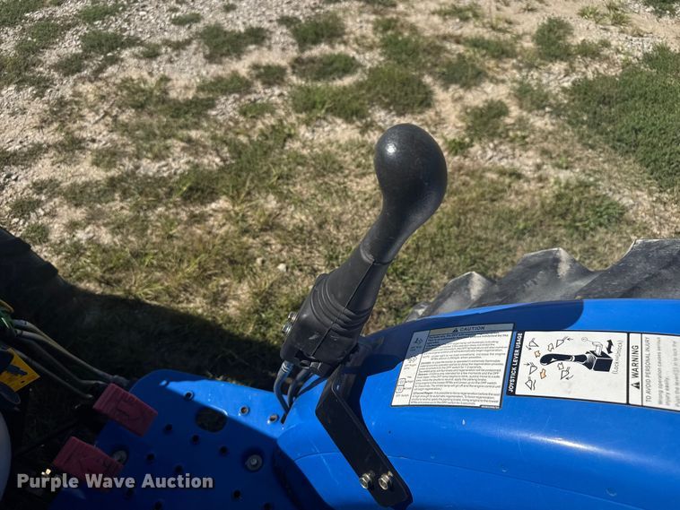 image for item EV1952 2017 New Holland Workmaster 35 MFWD tractor