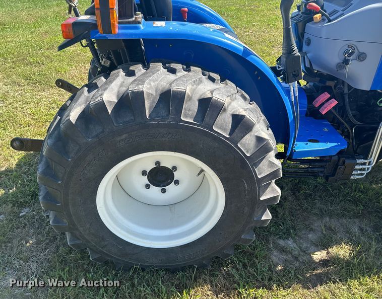 image for item EV1952 2017 New Holland Workmaster 35 MFWD tractor