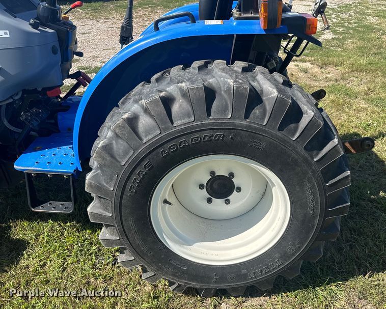 image for item EV1952 2017 New Holland Workmaster 35 MFWD tractor