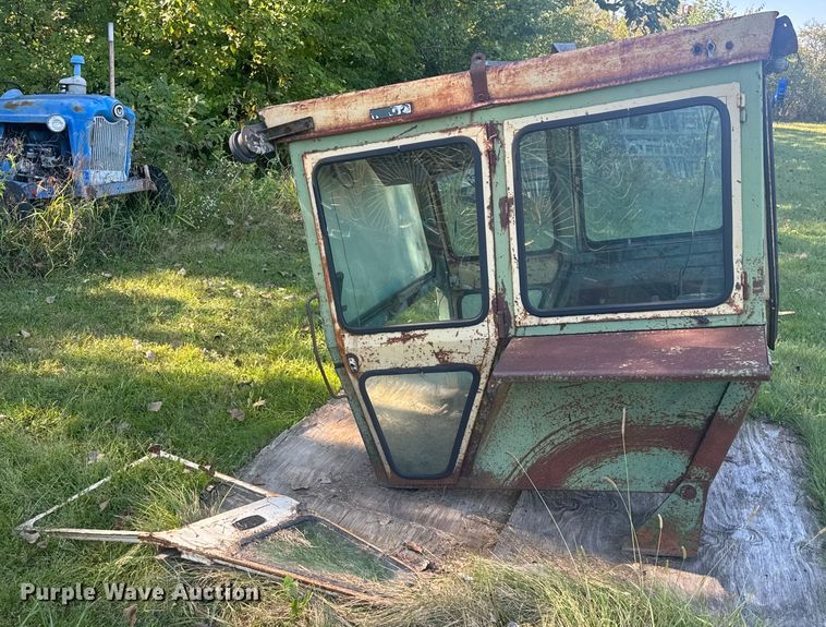 image for item EV1955 John Deere tractor cab