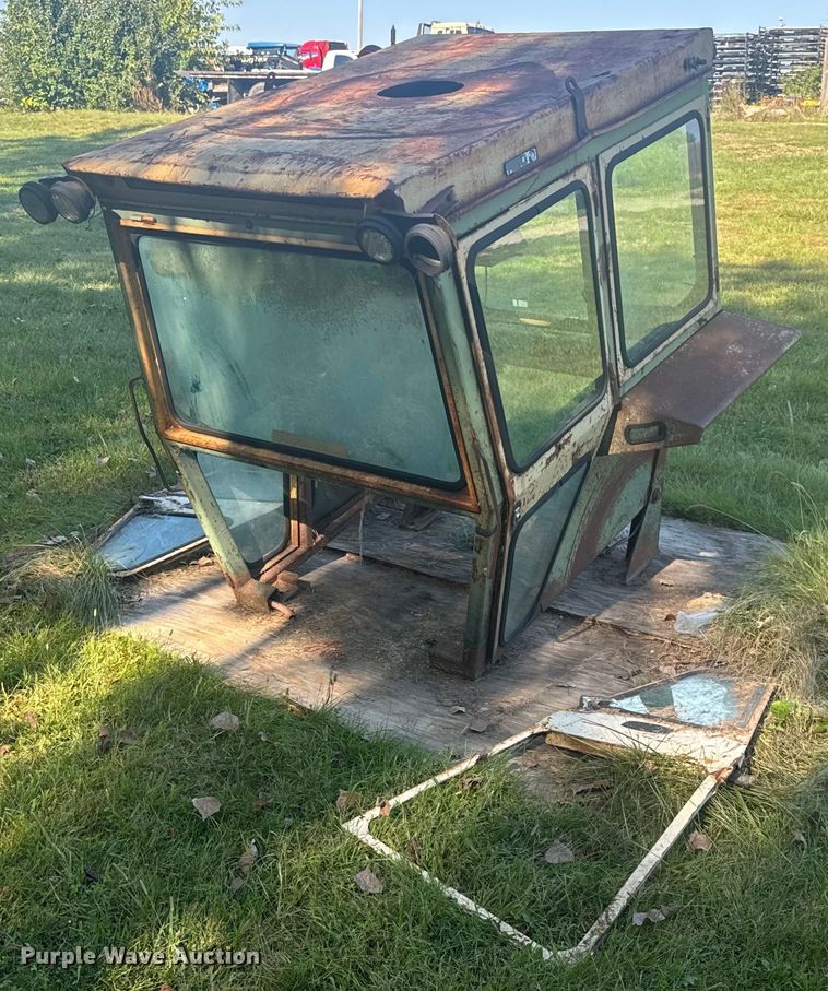 image for item EV1955 John Deere tractor cab