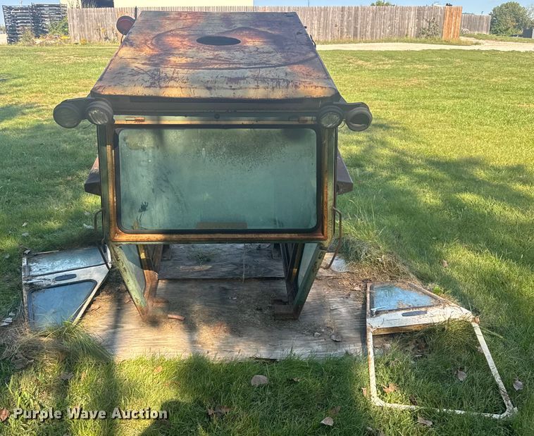 image for item EV1955 John Deere tractor cab