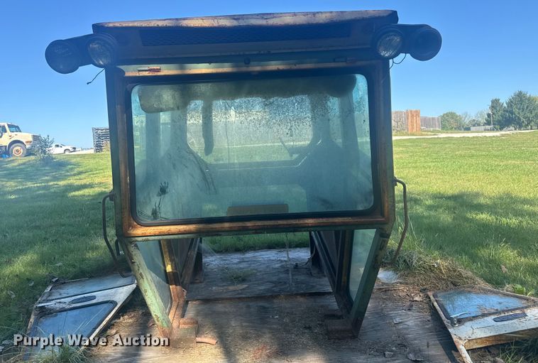 image for item EV1955 John Deere tractor cab