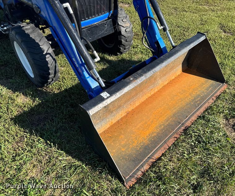 image for item EV1956 2016 New Holland Boomer 24 MFWD tractor