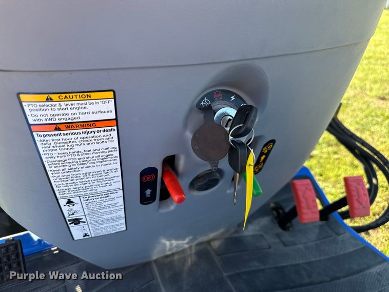 image for item EV1956 2016 New Holland Boomer 24 MFWD tractor