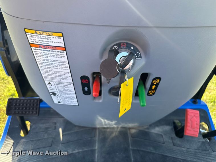 image for item EV1956 2016 New Holland Boomer 24 MFWD tractor