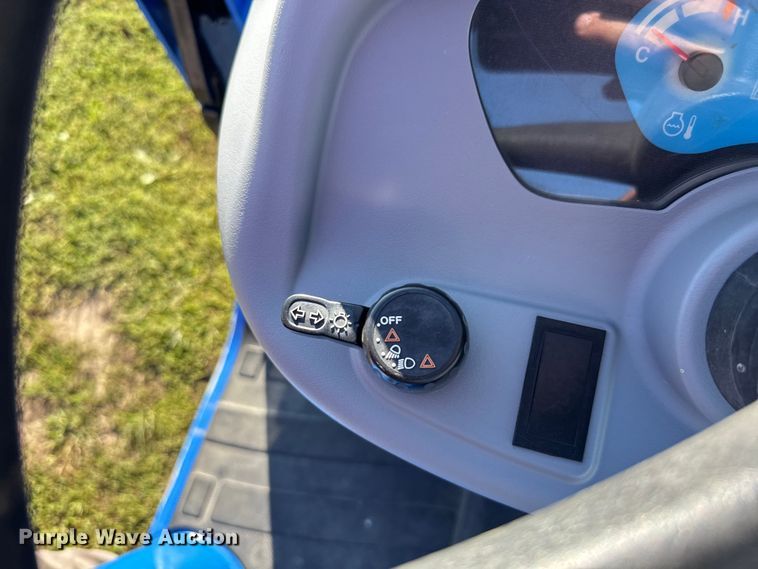 image for item EV1956 2016 New Holland Boomer 24 MFWD tractor