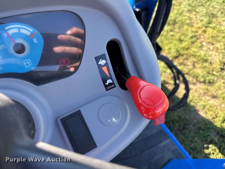 image for item EV1956 2016 New Holland Boomer 24 MFWD tractor