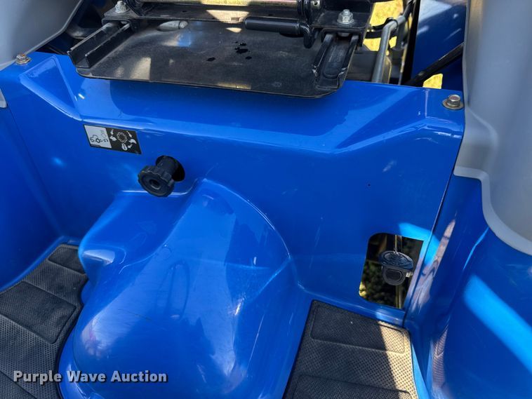 image for item EV1956 2016 New Holland Boomer 24 MFWD tractor