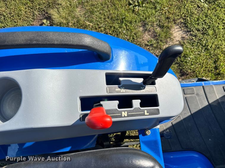 image for item EV1956 2016 New Holland Boomer 24 MFWD tractor