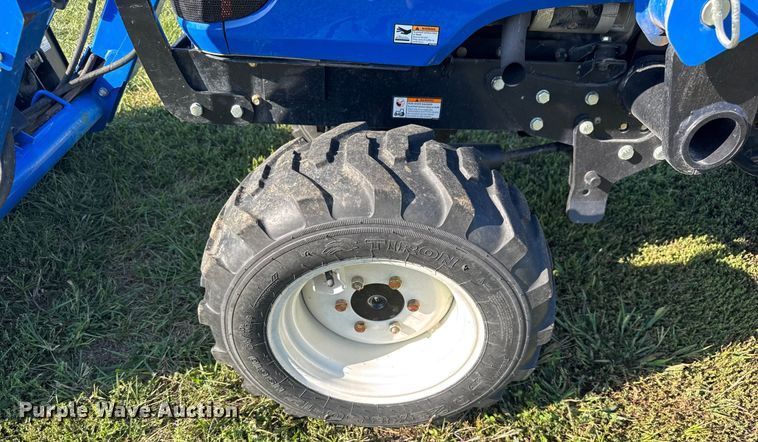 image for item EV1956 2016 New Holland Boomer 24 MFWD tractor